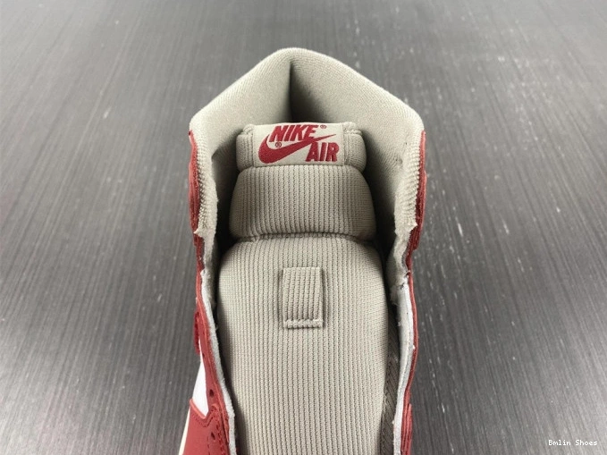 Bmlin Shoes 1 DJ4891-061 Newstalgia Chenille High OG Jordan (W) 0822